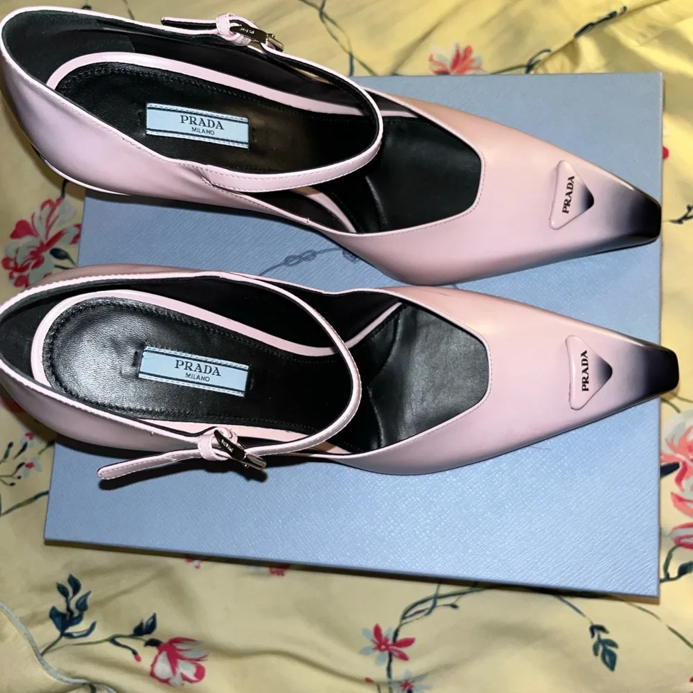 Prada heels size 41 - Picture 2 of 5